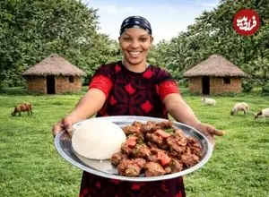 ببینید| غذای روستایی در کنیا؛ پخت یک غذای با گوشت کله پاچه بز در جنگل