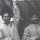 عکس| سفر زمان؛ «امین همایون و علی آقا» در حال نگه داشتن سایبان «ناصرالدین شاه» در کوهستان