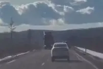 (ویدئو) حرکات جنون‌آمیز یک راننده وسط اتوبان!