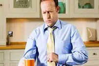 «ریفلاکس معده»؛ دلایل، نشانه‌ها و درمان