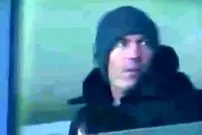 ببینید| زیدان مخفیانه با کلاه بافتنی درحال تماشای بازی رئال-منچسترسیتی!