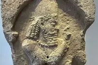 (تصاویر) مجسمه شهبانوی ساسانی در موزه امیر قطر چه می‌کند؟