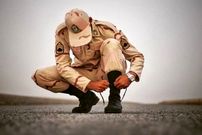 (ویدئو) طالبان باشیرینی سرباز ایرانی را آزاد کردند