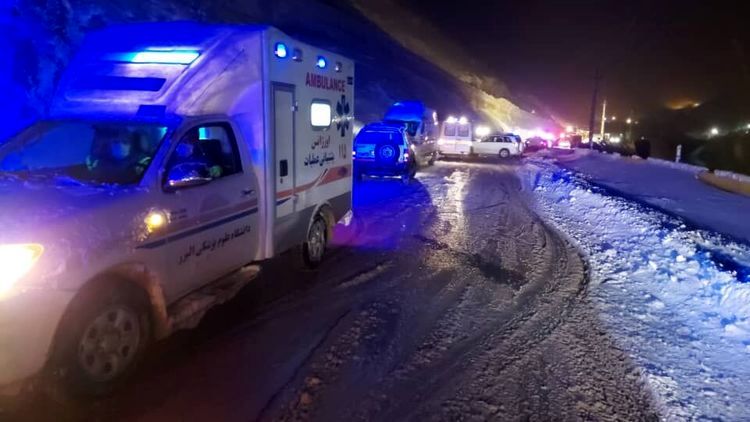 واژگونی مرگبار اتوبوس فوتسالیست‌ها در پی بهمن