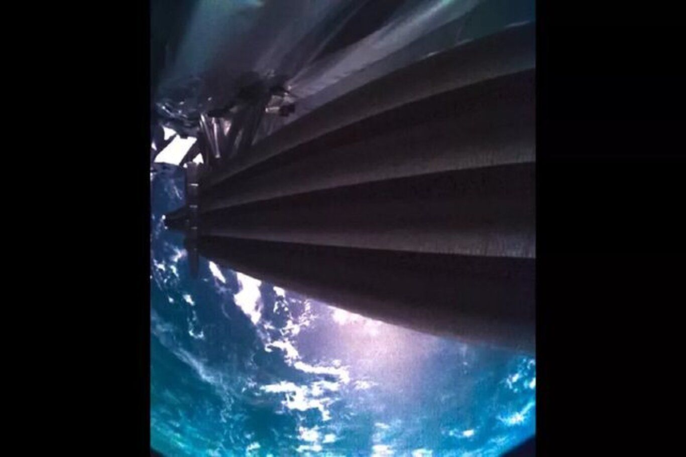 (عکس) اولین سلفیِ فضاییِ کاوشگرِ مشتری