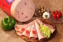 (ویدئو) بسته‌بندی جالب کالباس قبرسی و تعجب خریدار ایرانی
