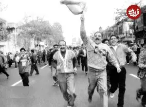 تصاویر؛ سفر در زمان؛ عکس‌های روزی که مردم ایران تا صبح خیابان‌ را رها نکردند!