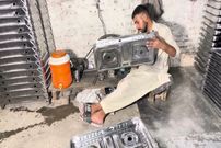 ببینید؛ فرآیند تولید اجاق گاز دو شعله استیل در کارگاهی در پاکستان