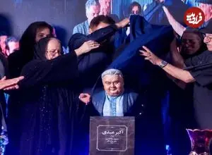 تندیس مردی که ایران را خنداند؛ رونمایی از مجسمه اکبر عبدی با حضور مادرش