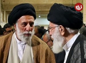 عکس؛ سفر به تاریخ؛ «سید هادی خامنه‌ای، برادر رهبر انقلاب» در کنار «دختران نینجا»؛ سال 1401