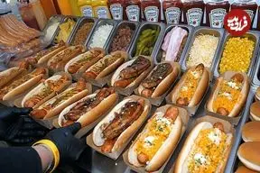 ببینید| غذای خیابانی در کره؛ هات داگ تند آمریکایی در سئول