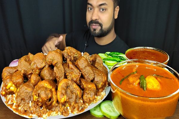 (ویدئو) غذا خوردن با صدا به سبک بنگلادشی؛ خوردن 2.5 کیلو چلو جگر و دل بره