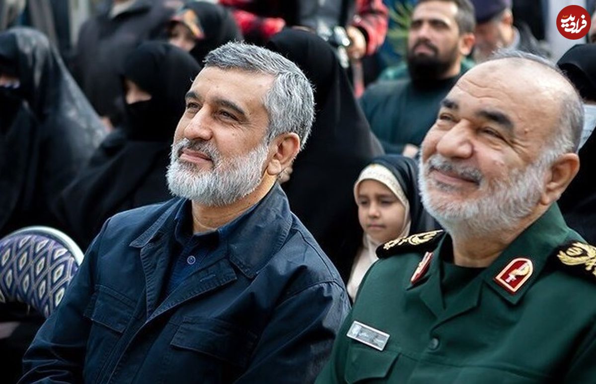 عکس؛ سفر به تاریخ؛ «سردار حاجی زاده» در کنار «کعبه»؛ سال 1386