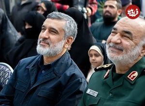 عکس؛ سفر به تاریخ؛ «سردار حاجی زاده» در کنار «کعبه»؛ سال 1386