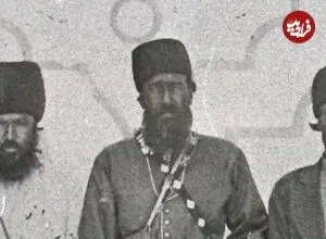 عکس| سفر زمان؛ تصویری از «قهرمان خان، نایب‌الحکومه قوچان» در کنار همراهانش