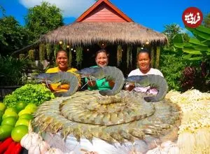 ببینید| غذای روستایی در سنگاپور؛ پخت میگوی بخار پز با قارچ در طبیعت روستا