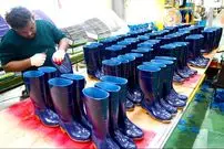 ببینید| فرآیند دیدنی تولید انبوه چکمه های پلاستیکی در کارخانه ای در کره جنوبی