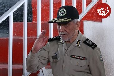 عکس؛ سفر به تاریخ؛ «سرلشکر حسنی سعدی» در اتاق عملیات ارتش در دوران جنگ؛ دهۀ 60