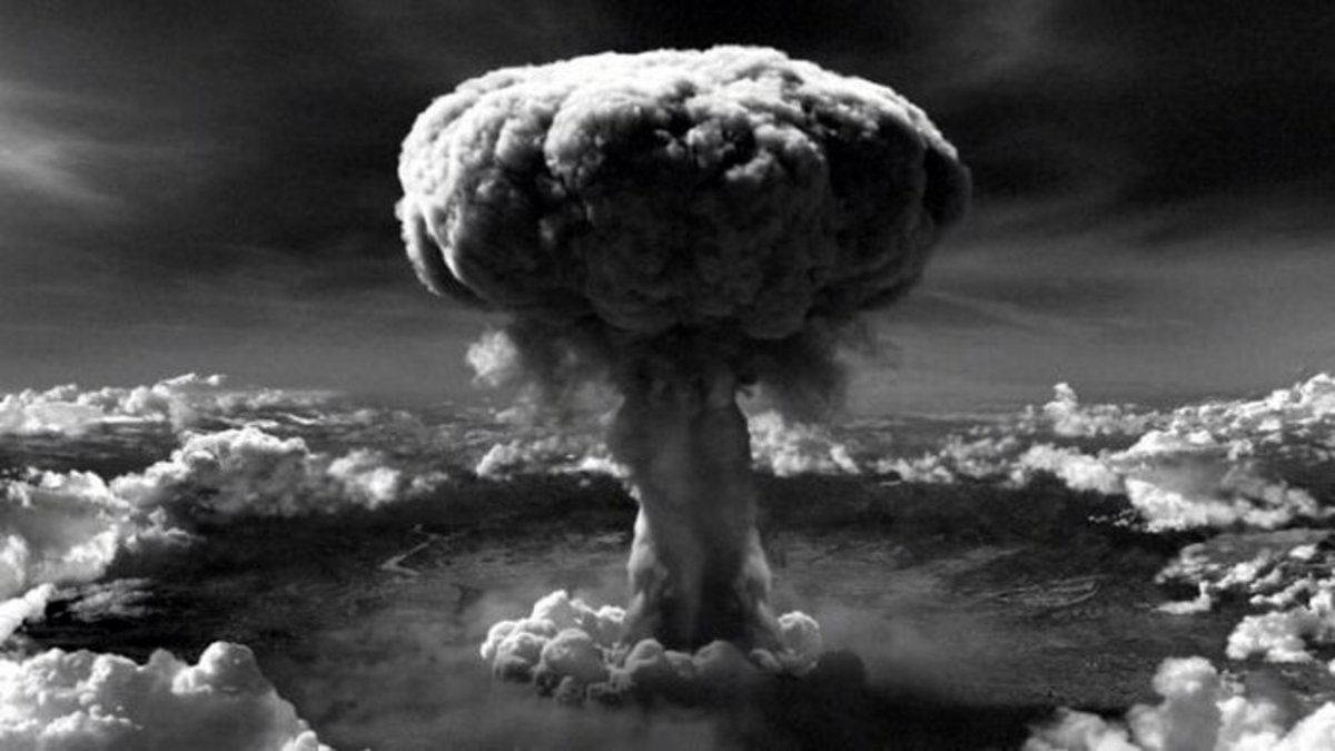 عکسی جالب از یک ساعت سوخته با بمب اتم