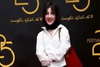 تصاویر؛ «آیدا ماهیانی» با استایل اسپرت و بوت پلتفرم؛ انتخاب پوشش متفاوت در اختتامیه جشنواره ۲۵