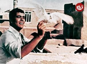 عکس؛ سفر در زمان؛ صف جلوی سینما روز اکران فیلم طوقی سال ۱۳۴۹
