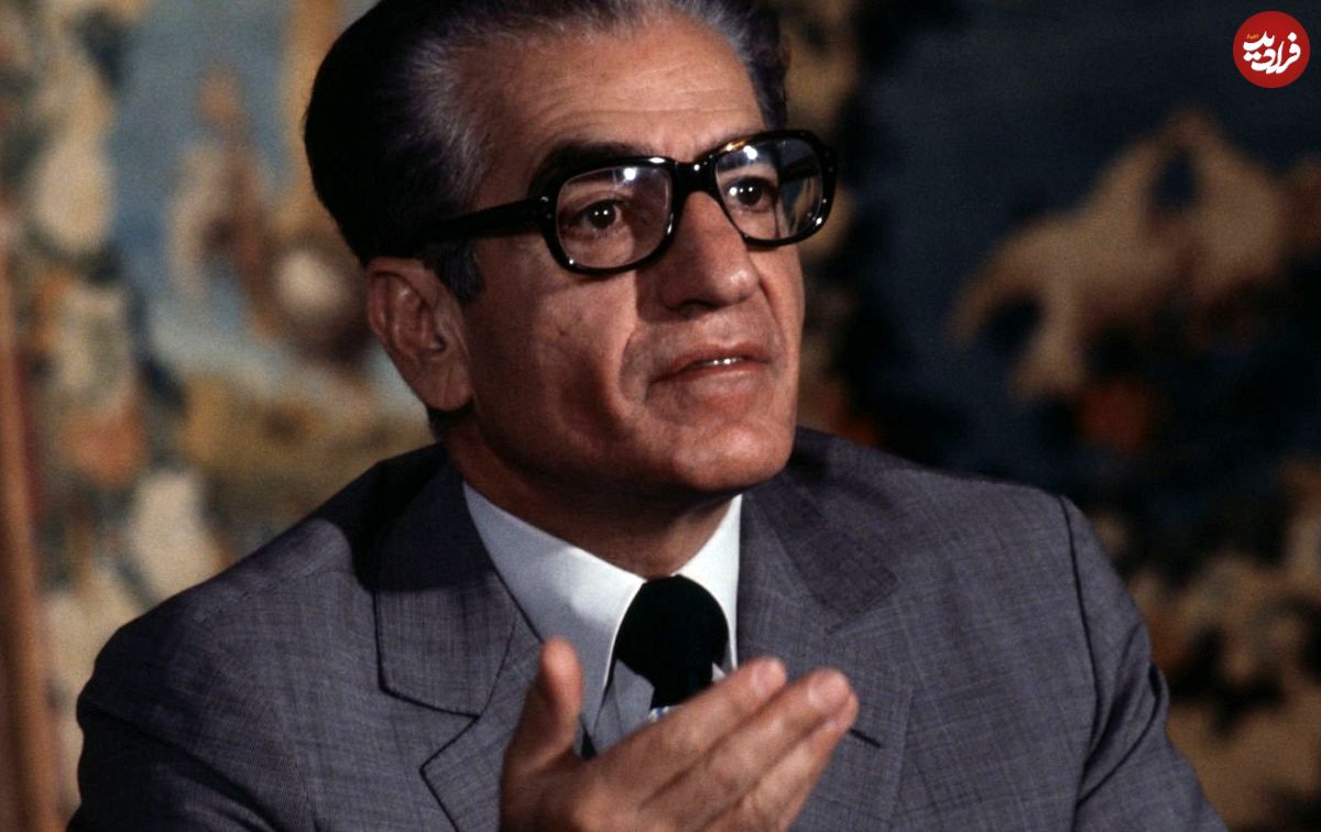 عکس| سفر در زمان؛ «محمدرضا پهلوی و اسدالله علم» در یک نشست خبری؛ سال 1350