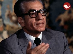 عکس| سفر در زمان؛ «محمدرضا پهلوی و اسدالله علم» در یک نشست خبری؛ سال 1350