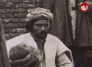 عکس| سفر زمان؛ بساط «چای‌فروش دوره‌گرد» در کنار یکی از خیابان‌های تهران در دوران قاجار