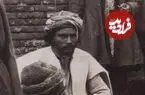 عکس| سفر زمان؛ بساط «چای‌فروش دوره‌گرد» در کنار یکی از خیابان‌های تهران در دوران قاجار
