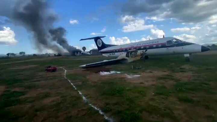 (ویدیو) اولین تصاویر از سقوط دو هواپیما در تانزانیا به فاصله ۶ ساعت