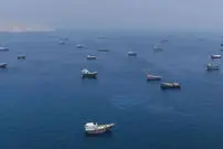 ببینید| زمین فوتبال شگفت‌انگیز در نزدیکی تنگه هرمز