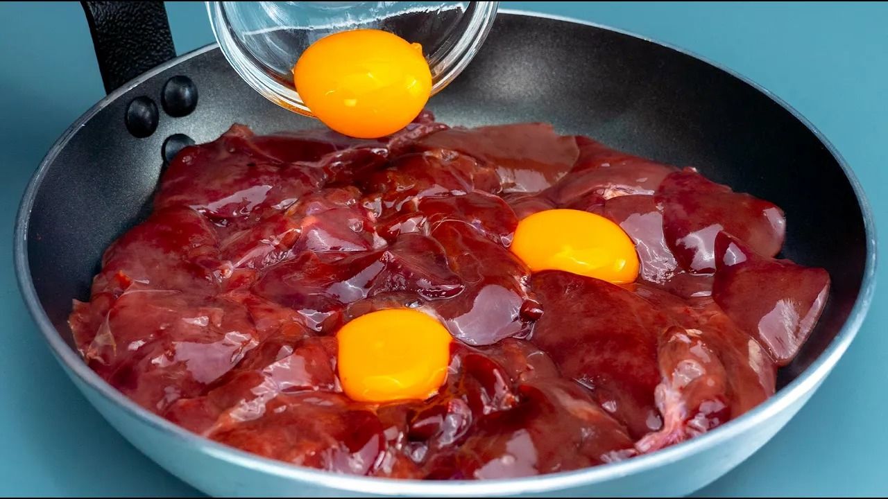 (ویدئو) پخت یک غذای 80 هزار تومانی با 700 گرم جگر مرغ توسط آشپز رومانیایی