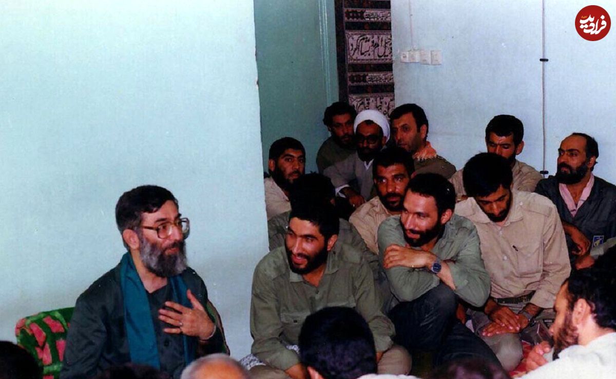 عکس؛ سفر در زمان؛ «رهبر انقلاب» در 12 سالگی و در کنار همکلاسی ها؛ سال 1330