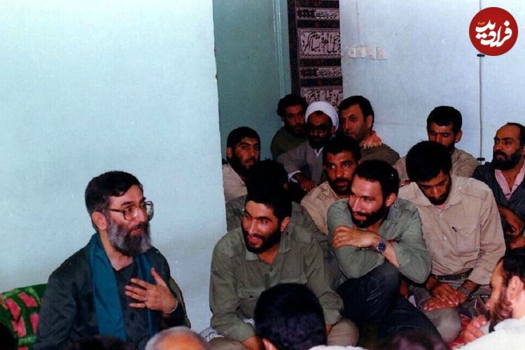 عکس؛ سفر در زمان؛ «رهبر انقلاب» در 12 سالگی و در کنار همکلاسی ها؛ سال 1330
