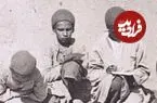 عکس| سفر زمان؛ تصویری از معلم قاجاری با قلیان سر کلاس درس