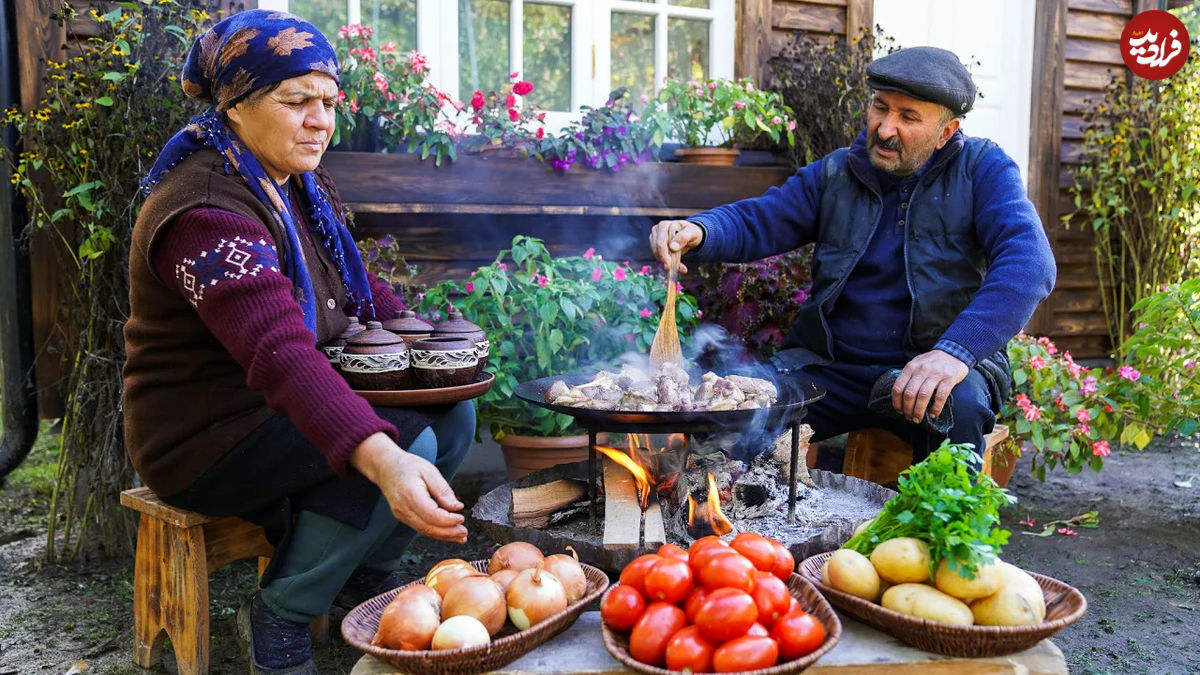 (ویدئو) غذای روستایی در آذربایجان؛ پخت خورشت سنتی با گوشت و سبزیجات