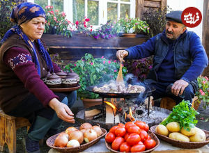 (ویدئو) غذای روستایی در آذربایجان؛ پخت خورشت سنتی با گوشت و سبزیجات