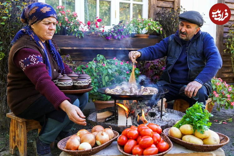 (ویدئو) غذای روستایی در آذربایجان؛ پخت خورشت سنتی با گوشت و سبزیجات