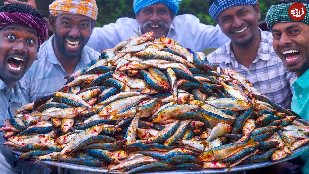 ببینید؛ غذای روستایی در هند؛ پخت یک خوراک سنتی با ماهی ساردین در مزارع چای