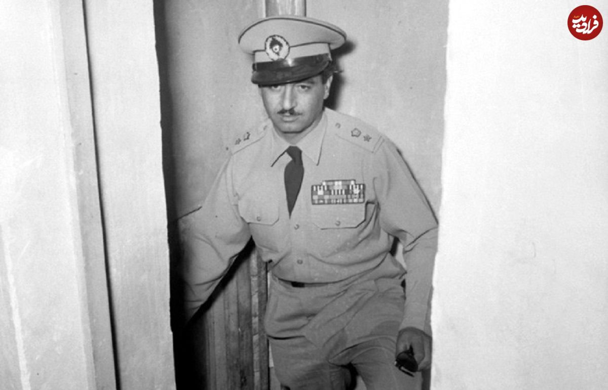 عکس؛ سفر در زمان؛ «بختیار، اولین رئیس ساواک در حال آموزش تیراندازی به فرزندش»؛ دهه 30