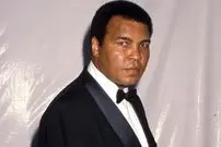 عکس| سفر در زمان؛ «محمدعلی کلی» پیش از مبارزه‌ با هنری کوپر؛ سال 1341