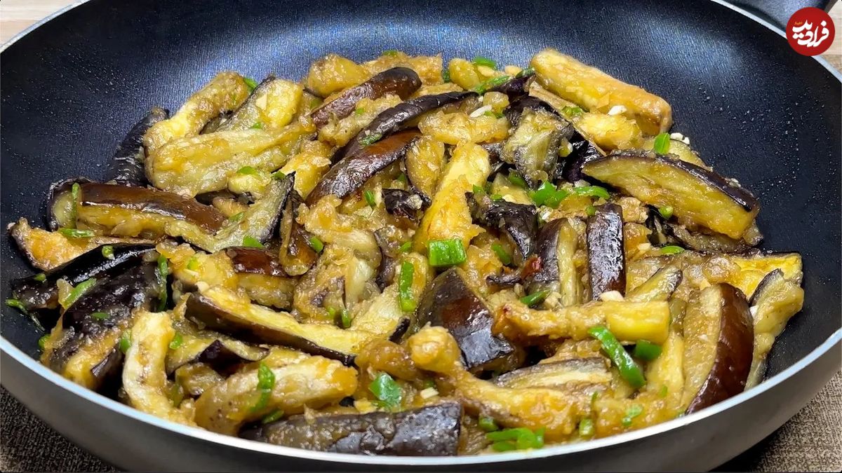 (ویدئو) اگر آرد و بادمجون داری، این غذای ایتالیایی آسون رو برای شام درست کن