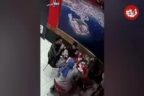 ببینید| نجات جوان در رستوران با اجرای سریع مانور هایملیخ