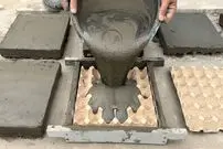 ببینید| ساخت گلدان و سنگ فرش با سیمان و شانه تخم مرغ