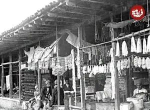 عکس| سفر در زمان؛ نمایی از مردم تهران در سبزه میدان در دوره قاجاریه