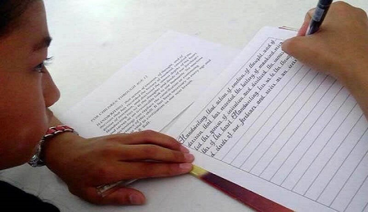 (عکس) این دختر نپالی زیباترین دستخط جهان را دارد