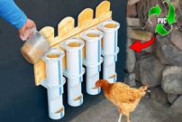 (ویدئو) چگونه با لوله پلیکا یک دانخوری حرفه ای برای مرغ و خروس ها بسازیم؟
