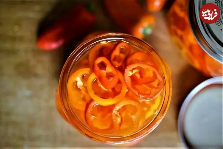 طرز تهیه ترشی فلفل دلمه‌ای؛ چاشنی جذاب برای غذا