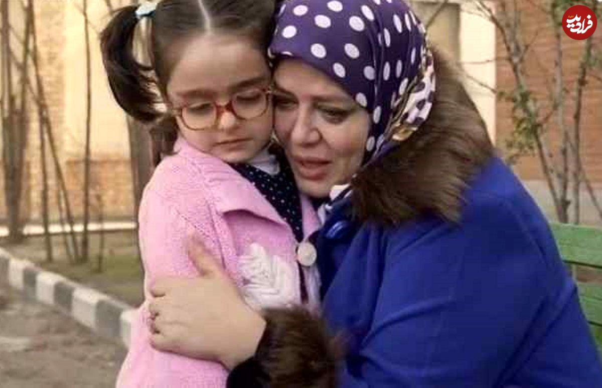 عکس؛ سفر در زمان؛ «سارا مادر خوانده مومو» در سریال بچه مهندس 1 در 52 سالگی