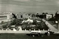 عکس؛ سفر در زمان؛ مردم از ترس گرانی جرات رفتن به بازار ندارند! 